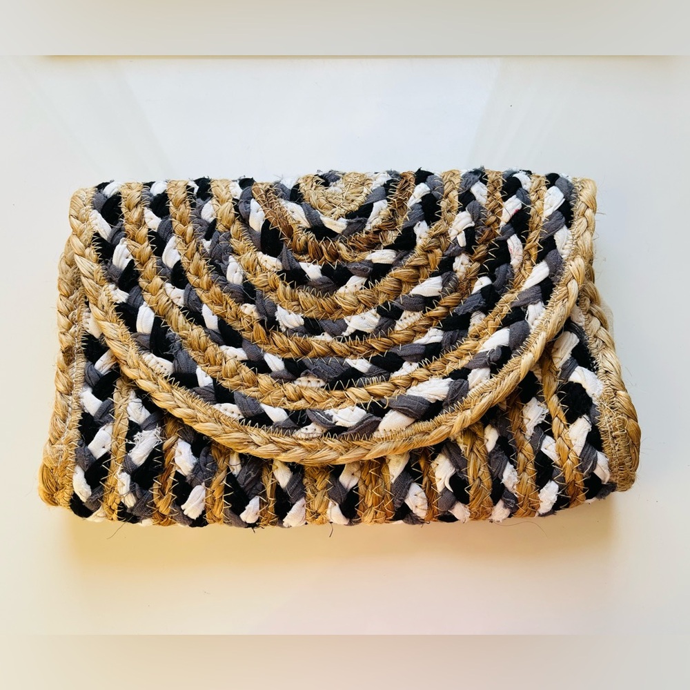 ICHI Woven Straw & Fabric Clutch โ Black, White & Natural โ 8x11โ